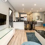 Casa Mariana By Rent2u, Lda