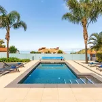 Casa Mariana By Rent2u, Lda * Arco da Calheta (Madeira)