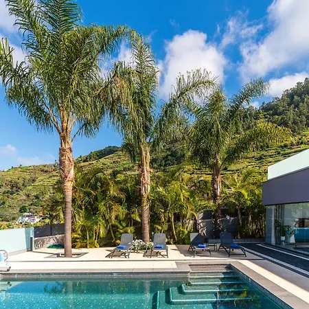 Casa Mariana By Rent2u, Lda *