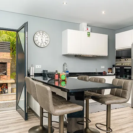 Casa Mariana By Rent2u, Lda